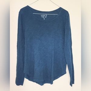LOFT Vintage Soft sizeM Teal Blue Long Sleeve Scoop Neck Blouse. Gently Used